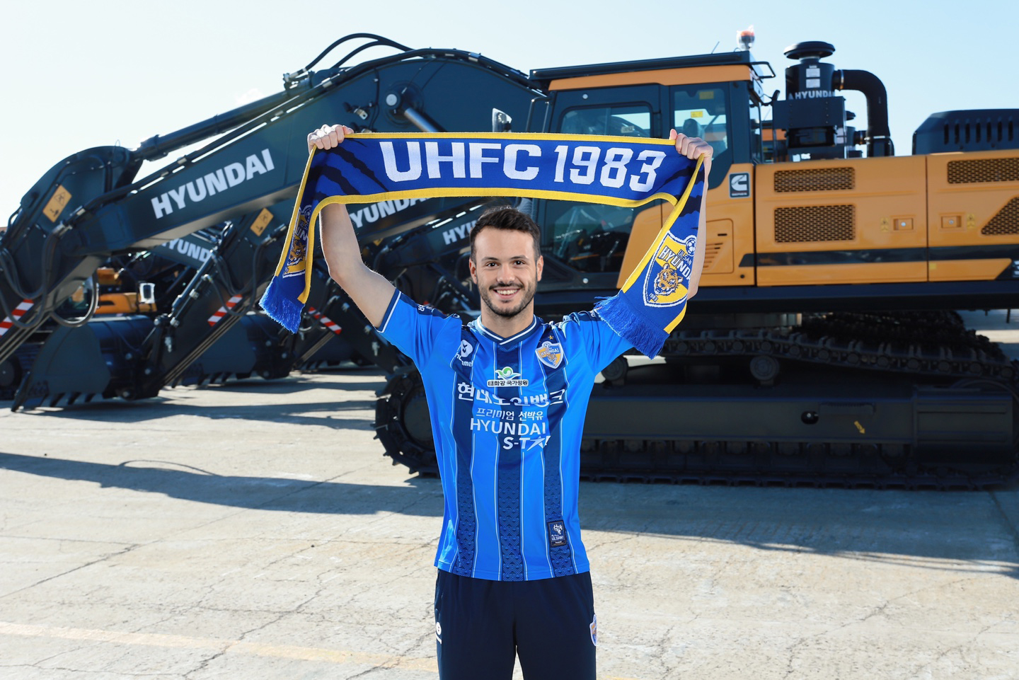 Kaiyun官网包含芝加哥公牛训练开放日，官宣日迎来里程碑引观众欢呼，亚冠在即，控场能力成焦点的词条