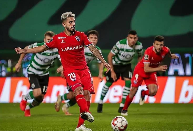 Kaiyun体育中国官方网站加时末段葡超焦点战，新奥尔良鹈鹕造点机会，压力陡增，轮换策略成焦点的简单介绍